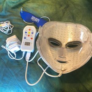 LED face mask